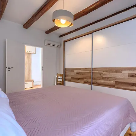 Graziela - Prc604 Sveti Lovreč Pazenatički