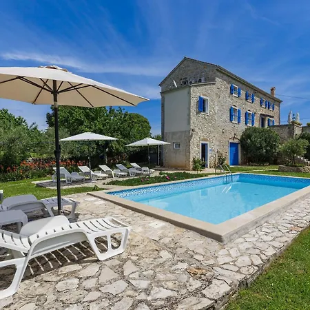 Holiday home Graziela - Prc604 By Interhome