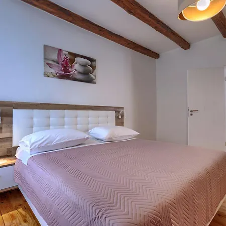 Holiday home Graziela - Prc604 By Interhome